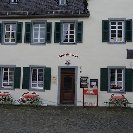 Stiftsherrenhaus Munstermaifeld Exterior photo