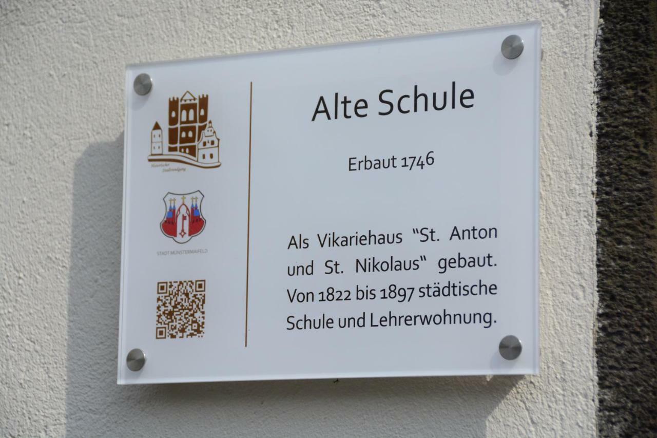 Stiftsherrenhaus Munstermaifeld Exterior photo